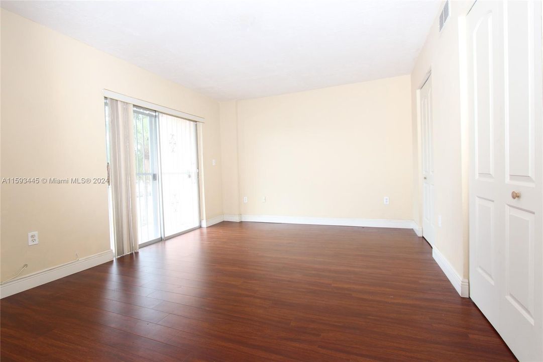 Active With Contract: $1,850 (1 beds, 1 baths, 625 Square Feet)