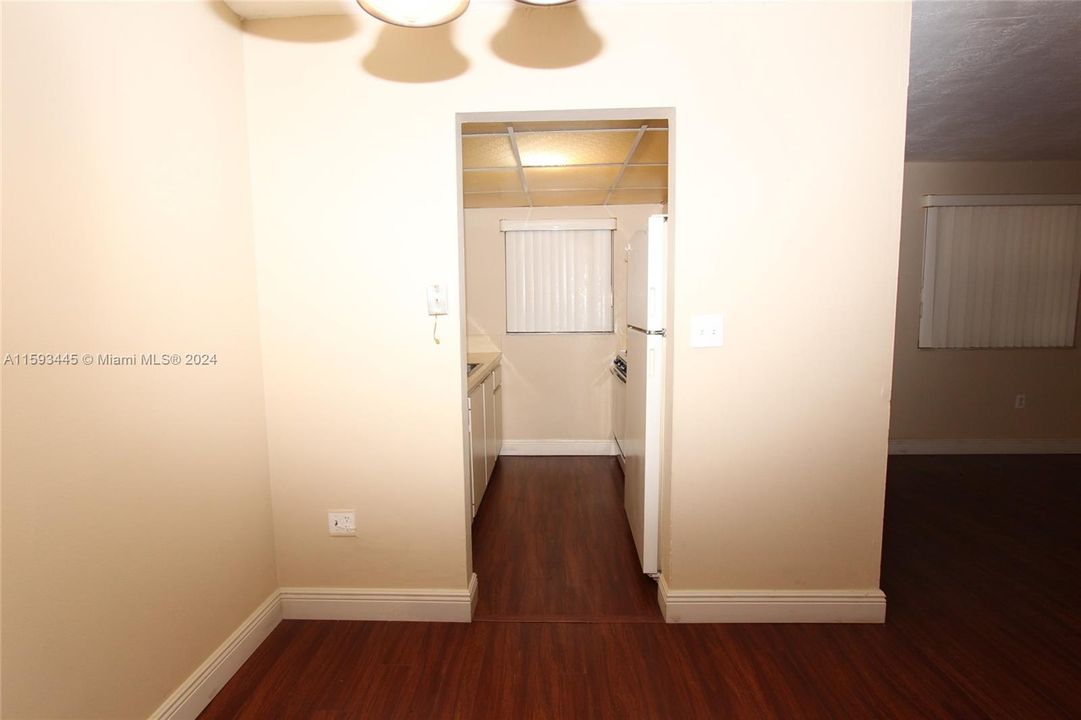 Active With Contract: $1,850 (1 beds, 1 baths, 625 Square Feet)