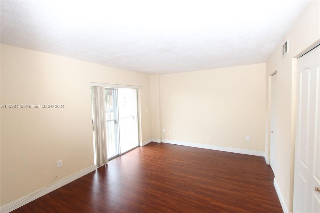 Active With Contract: $1,850 (1 beds, 1 baths, 625 Square Feet)