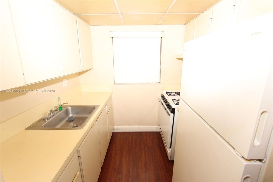 Active With Contract: $1,850 (1 beds, 1 baths, 625 Square Feet)