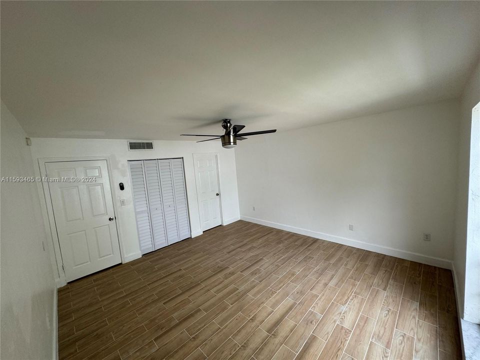 For Rent: $2,500 (2 beds, 2 baths, 1205 Square Feet)