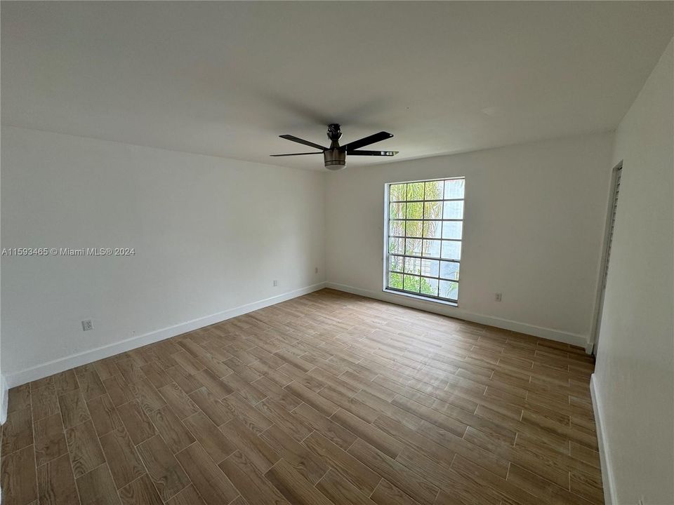 For Rent: $2,500 (2 beds, 2 baths, 1205 Square Feet)
