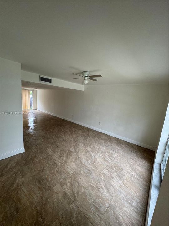 For Rent: $2,500 (2 beds, 2 baths, 1205 Square Feet)