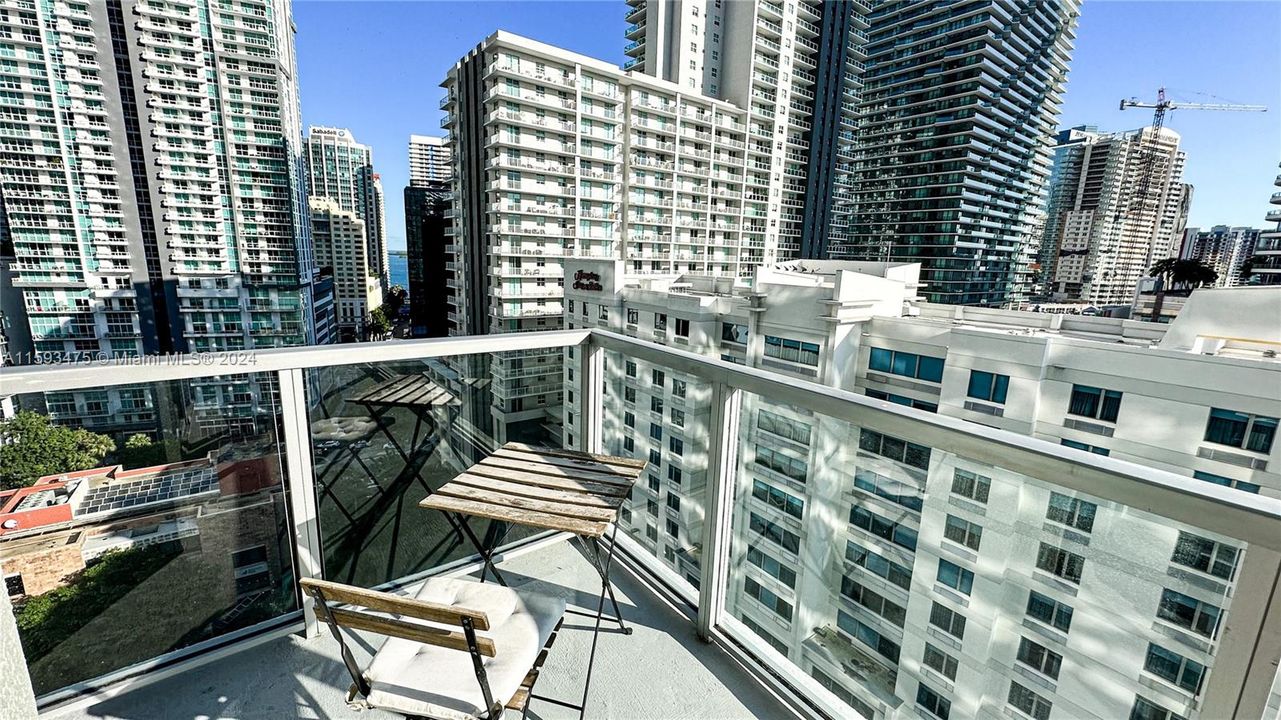 Active With Contract: $4,499 (2 beds, 2 baths, 1104 Square Feet)
