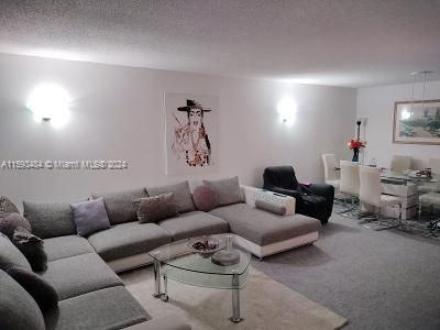 For Rent: $2,350 (1 beds, 1 baths, 738 Square Feet)