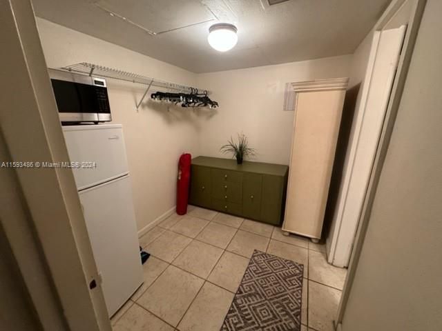 For Rent: $1,600 (0 beds, 1 baths, 320 Square Feet)