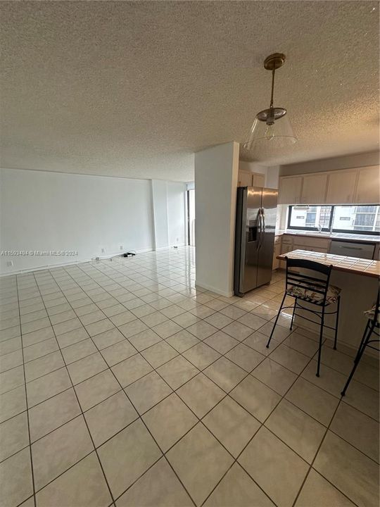 For Rent: $2,200 (1 beds, 1 baths, 767 Square Feet)