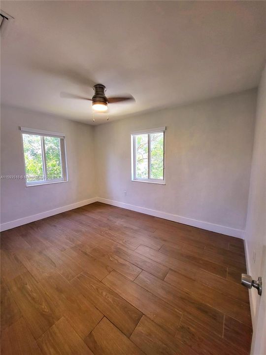 Active With Contract: $2,200 (2 beds, 1 baths, 680 Square Feet)