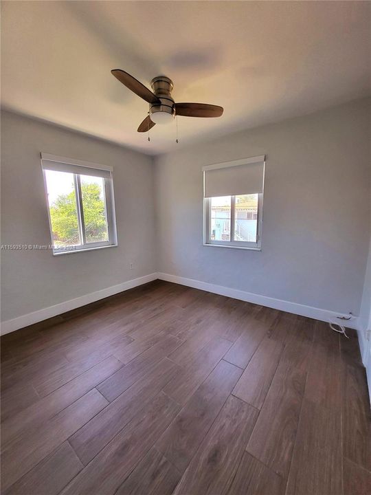 Active With Contract: $2,200 (2 beds, 1 baths, 680 Square Feet)