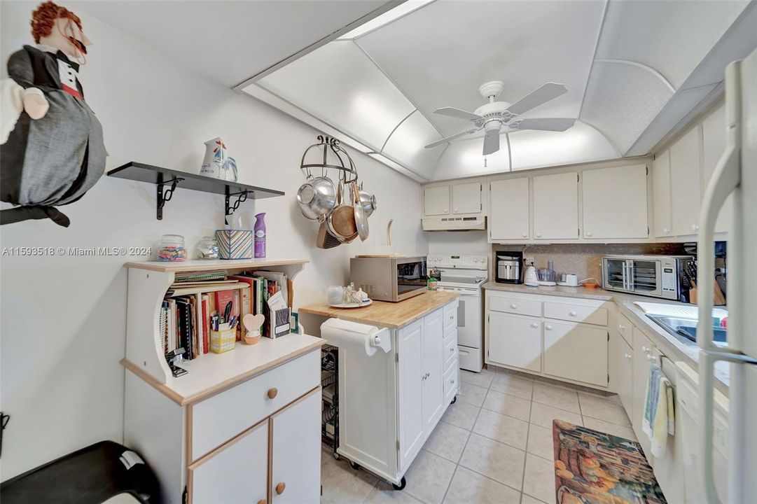 Kitchen with lots of storage