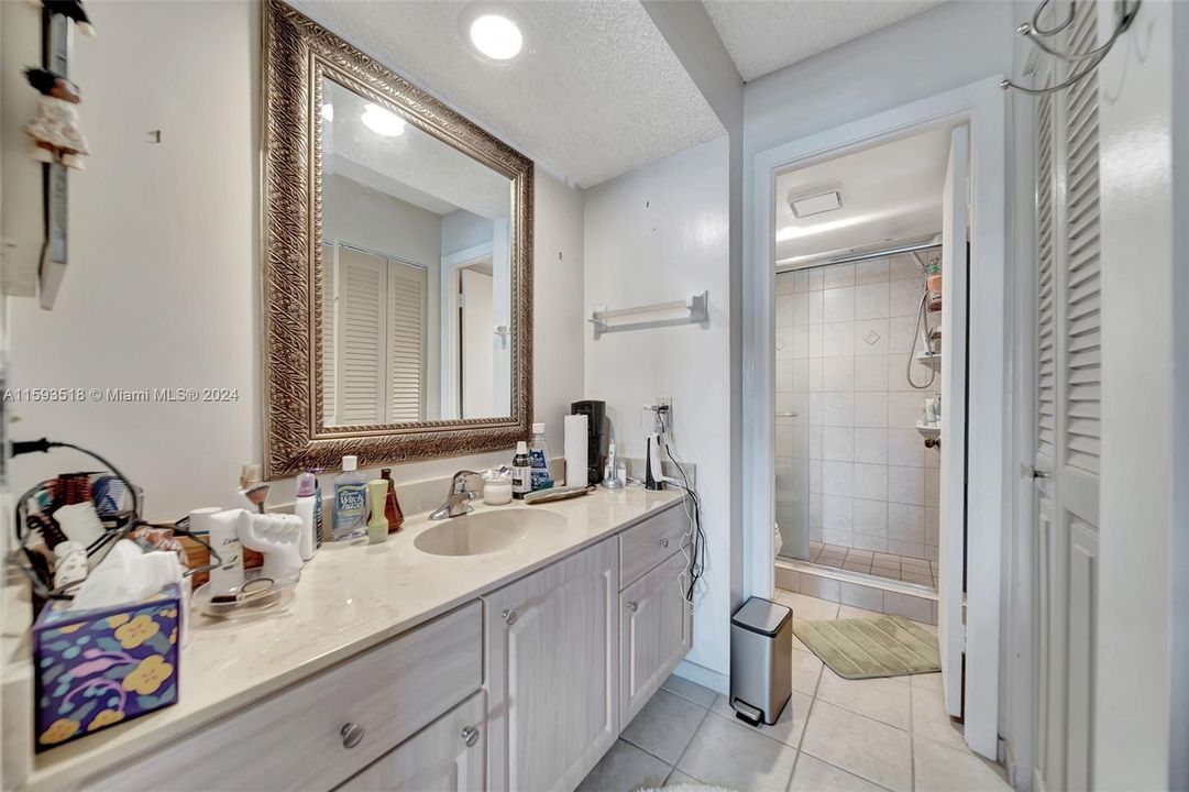 Large vanity area outside of en-suite primary bathroom