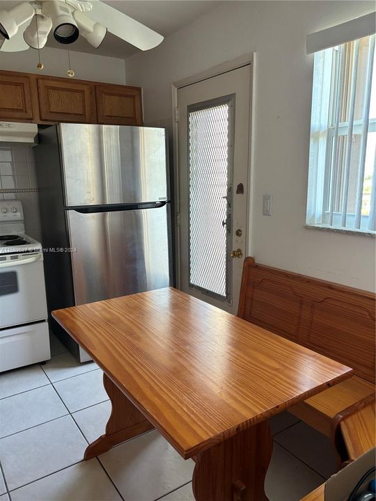 For Rent: $2,000 (2 beds, 2 baths, 1092 Square Feet)