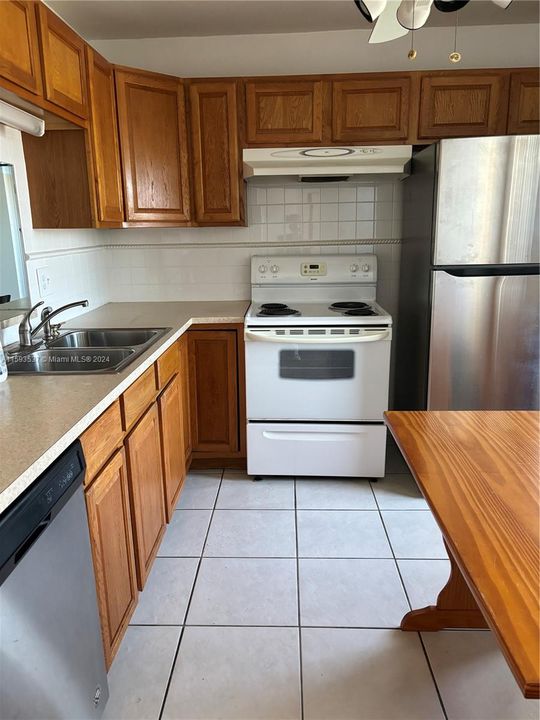 For Rent: $2,000 (2 beds, 2 baths, 1092 Square Feet)