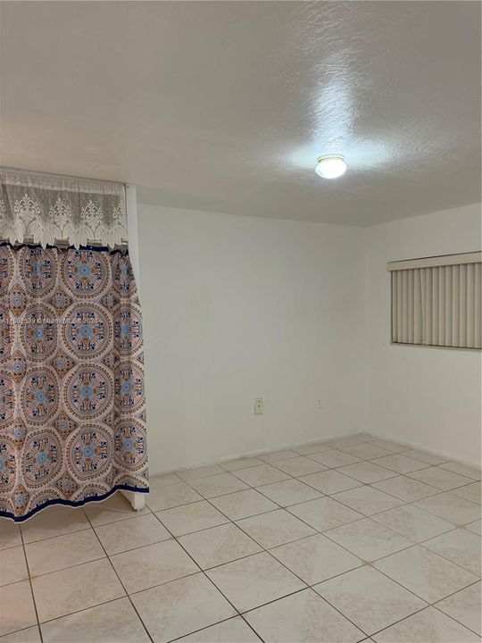 Active With Contract: $145,000 (1 beds, 1 baths, 630 Square Feet)