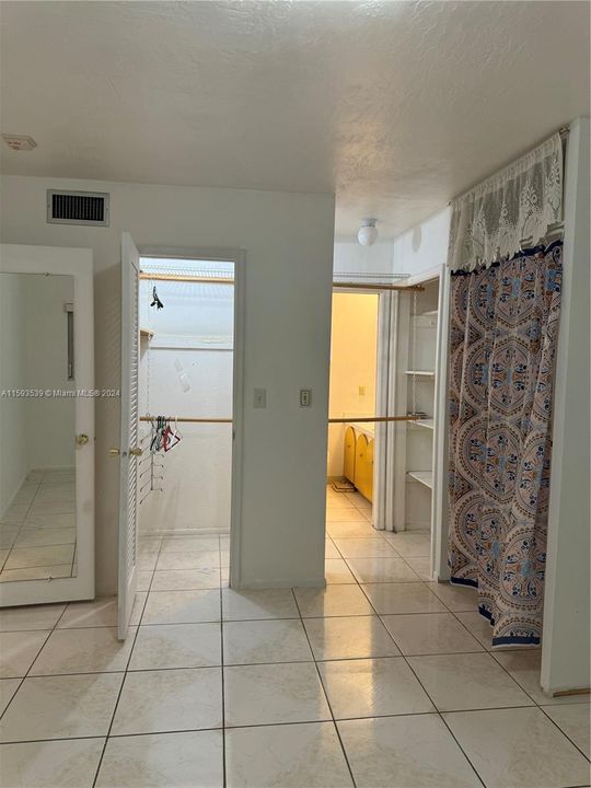 Active With Contract: $145,000 (1 beds, 1 baths, 630 Square Feet)