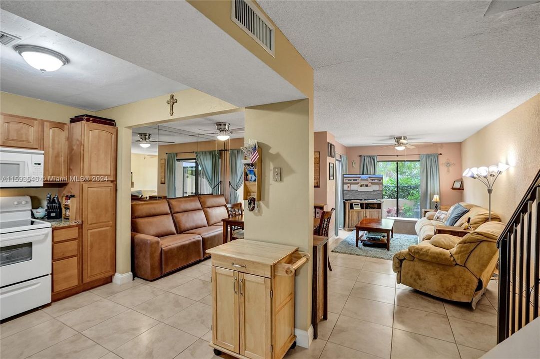 For Sale: $379,900 (3 beds, 2 baths, 1450 Square Feet)