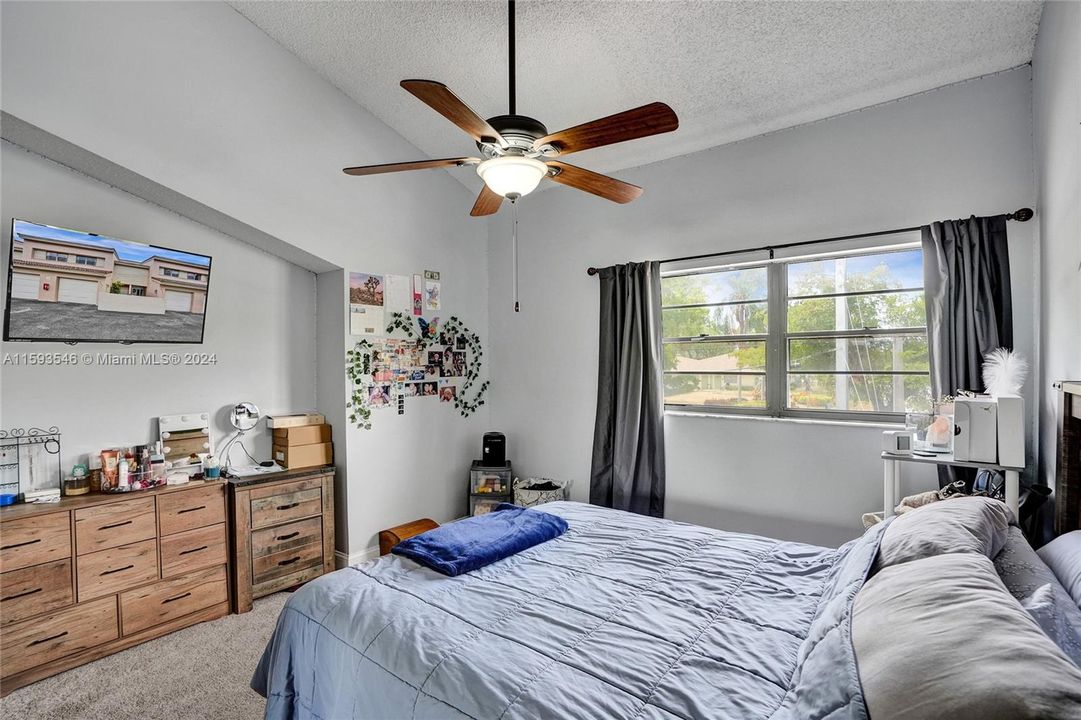 For Sale: $379,900 (3 beds, 2 baths, 1450 Square Feet)