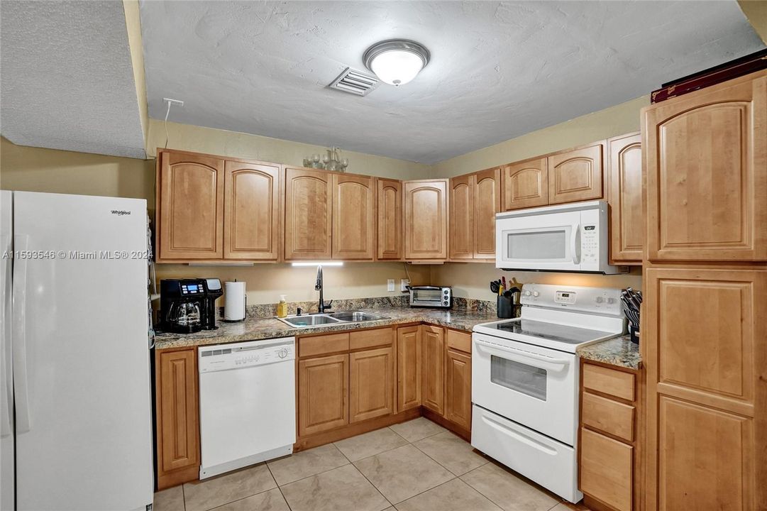 For Sale: $379,900 (3 beds, 2 baths, 1450 Square Feet)