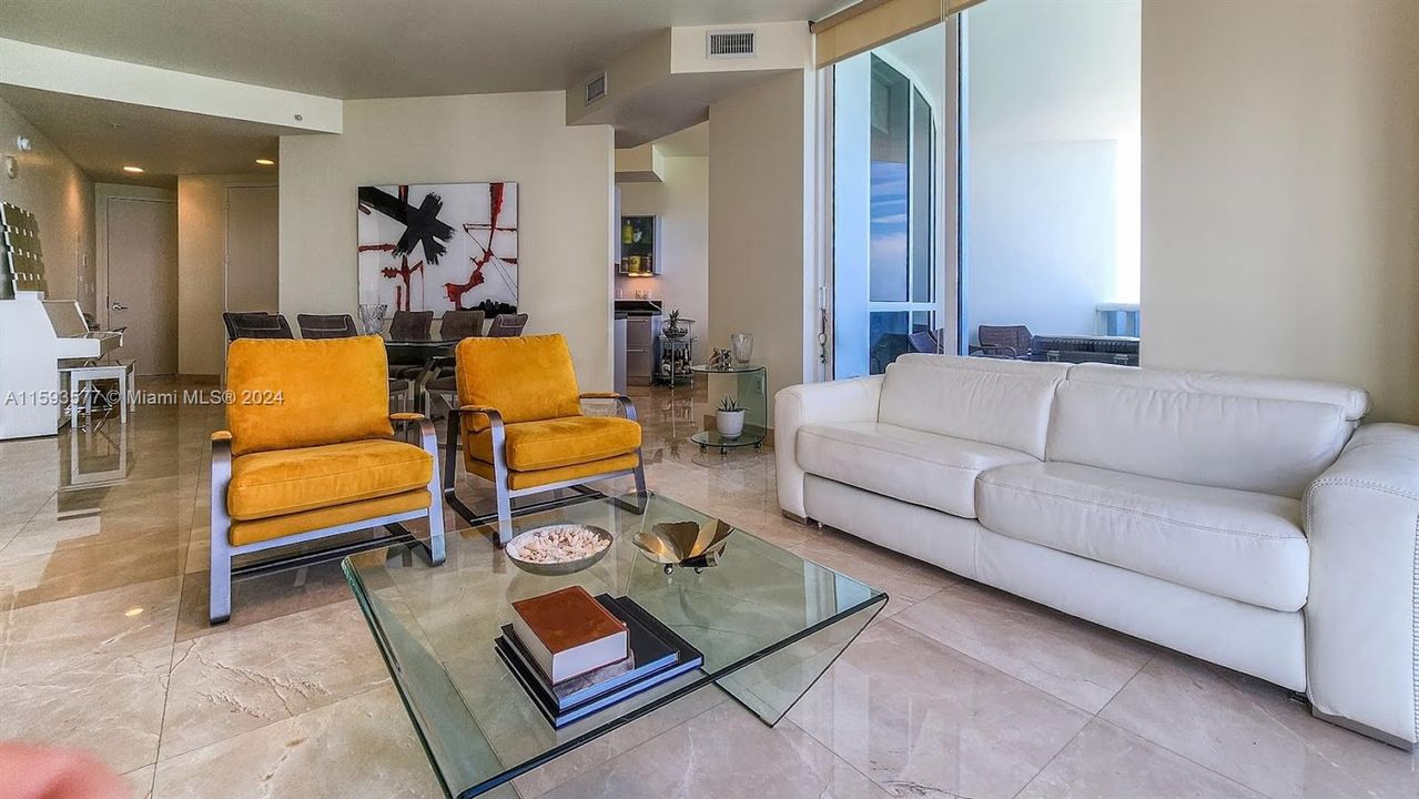 Active With Contract: $6,200 (2 beds, 2 baths, 1324 Square Feet)