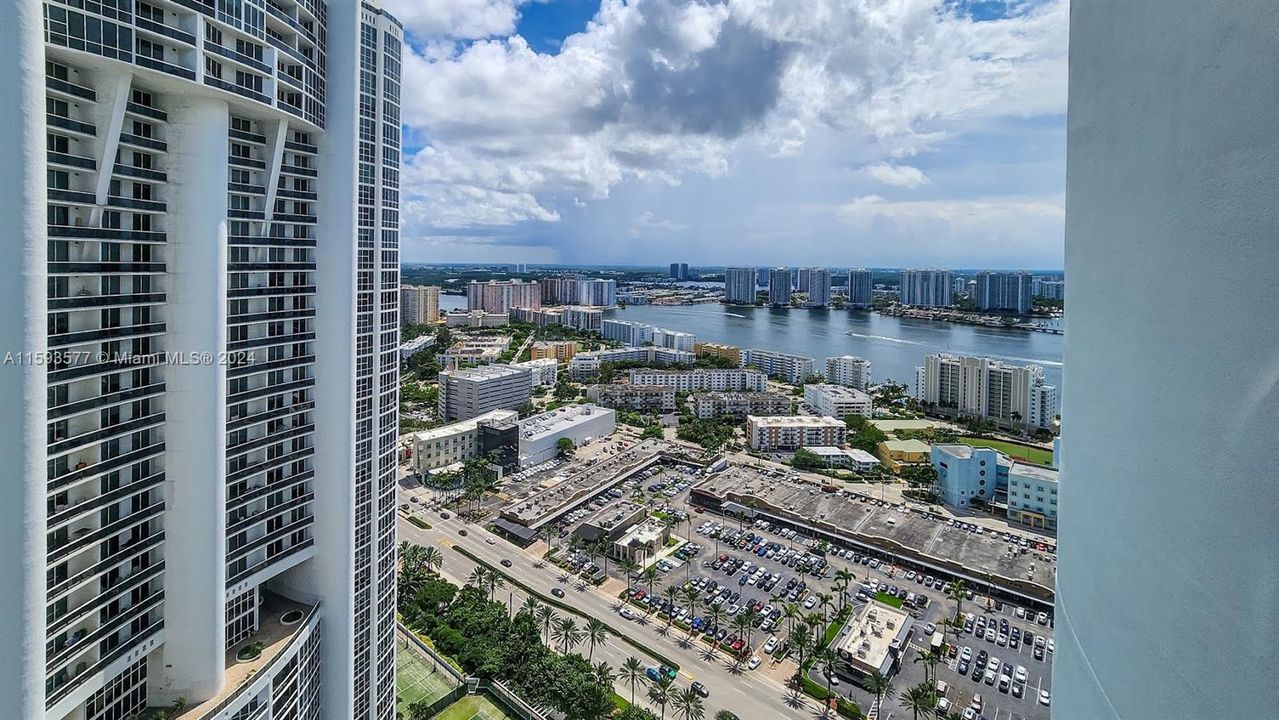 Active With Contract: $6,200 (2 beds, 2 baths, 1324 Square Feet)