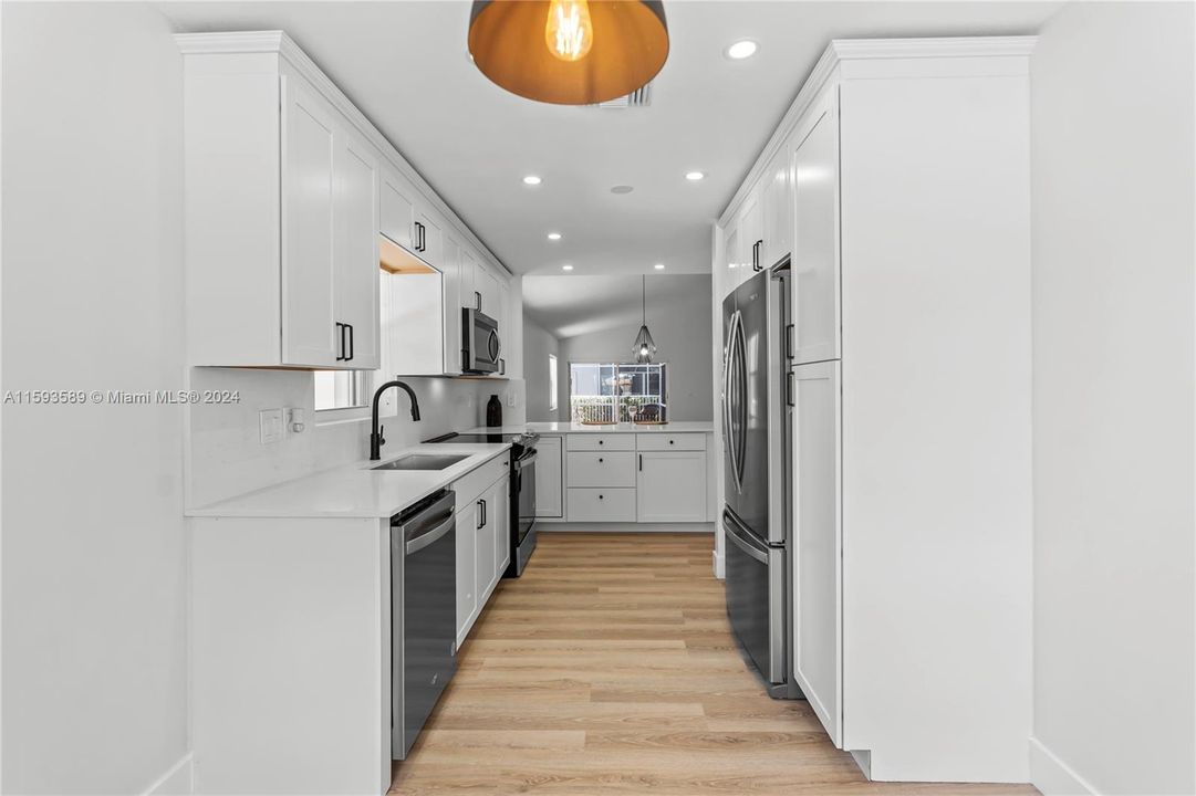 Recently Sold: $499,000 (2 beds, 2 baths, 1368 Square Feet)