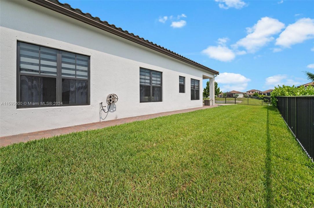 For Sale: $650,000 (4 beds, 3 baths, 2341 Square Feet)