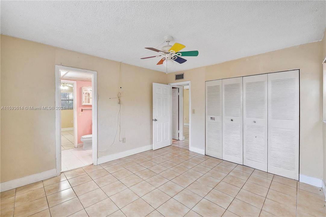 For Sale: $239,000 (2 beds, 1 baths, 748 Square Feet)