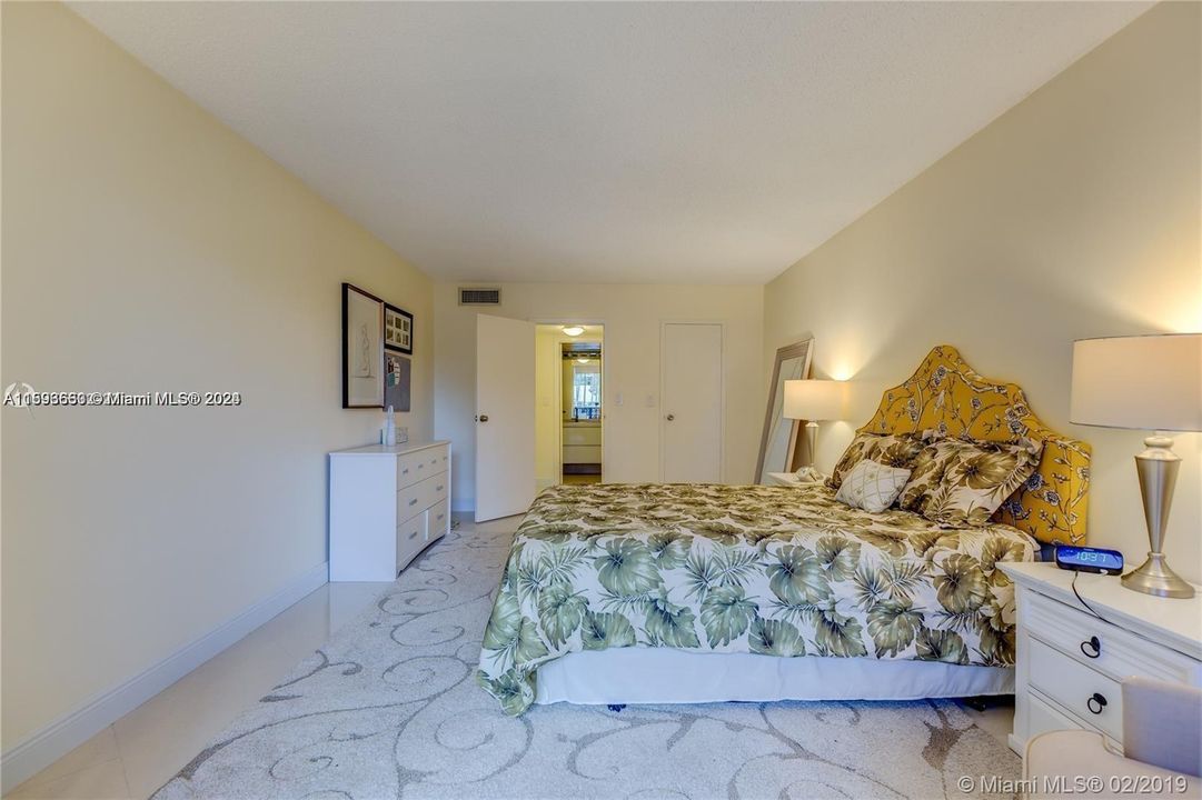 Recently Sold: $209,000 (1 beds, 1 baths, 820 Square Feet)