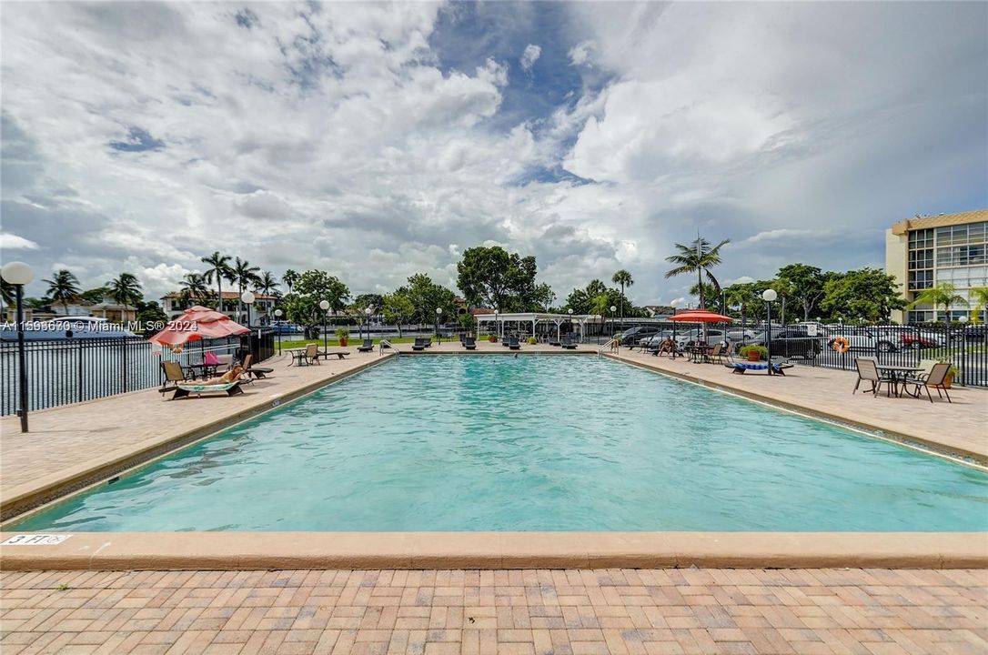 Recently Sold: $209,000 (1 beds, 1 baths, 820 Square Feet)