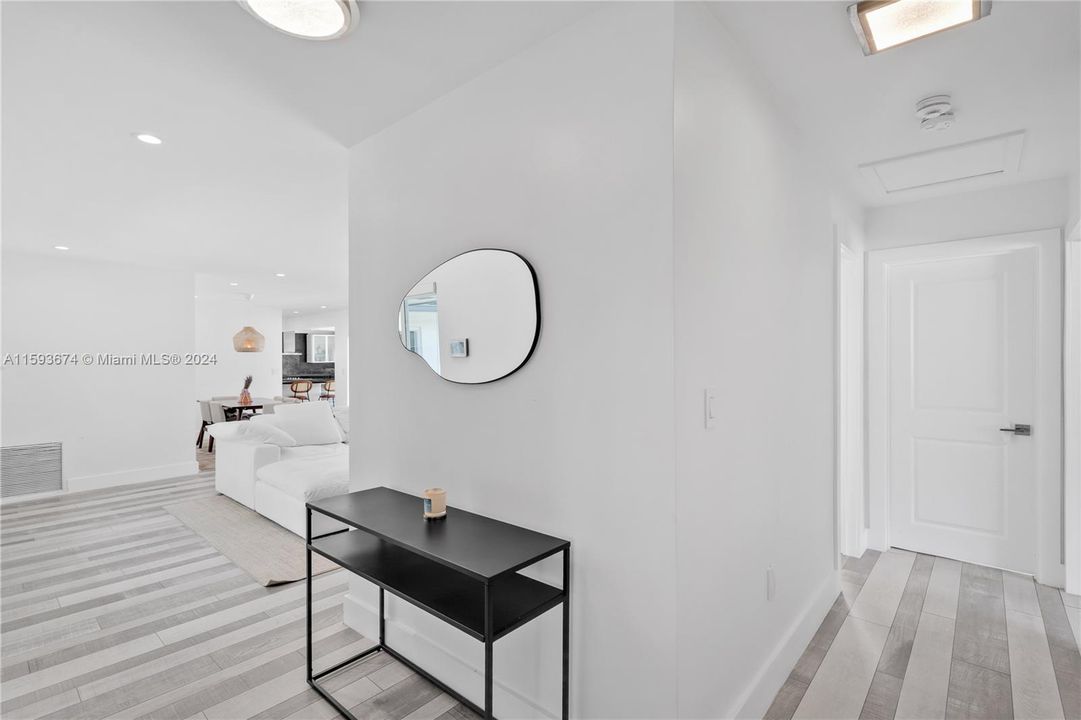 Recently Sold: $925,000 (3 beds, 2 baths, 1516 Square Feet)