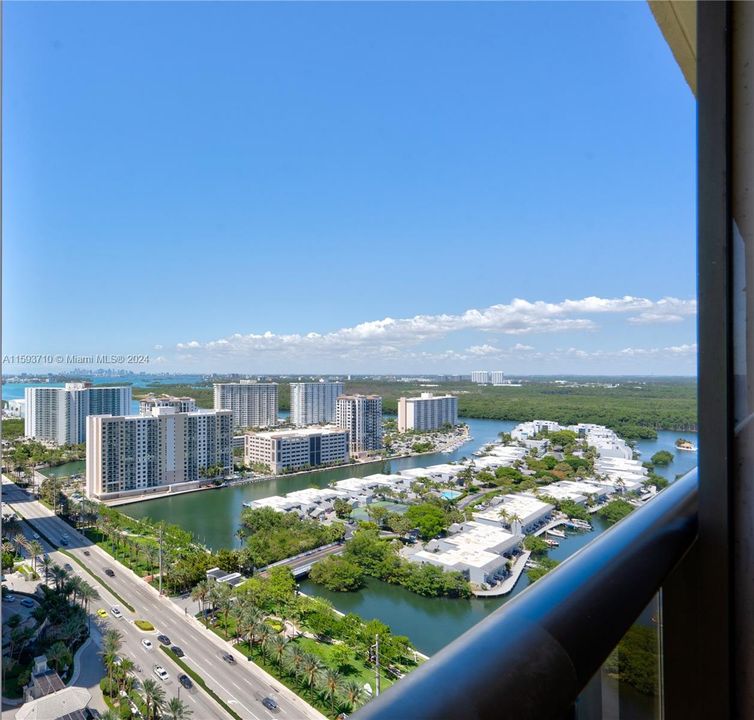 For Sale: $1,610,000 (2 beds, 2 baths, 1798 Square Feet)