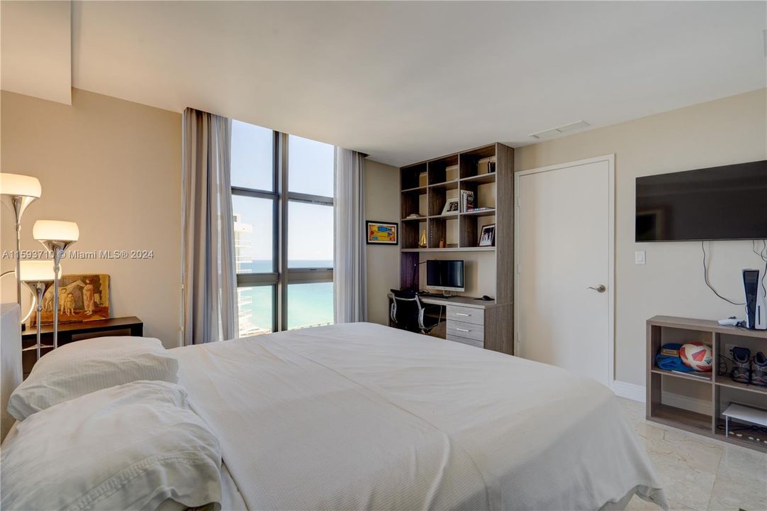 For Sale: $1,575,000 (2 beds, 2 baths, 1798 Square Feet)