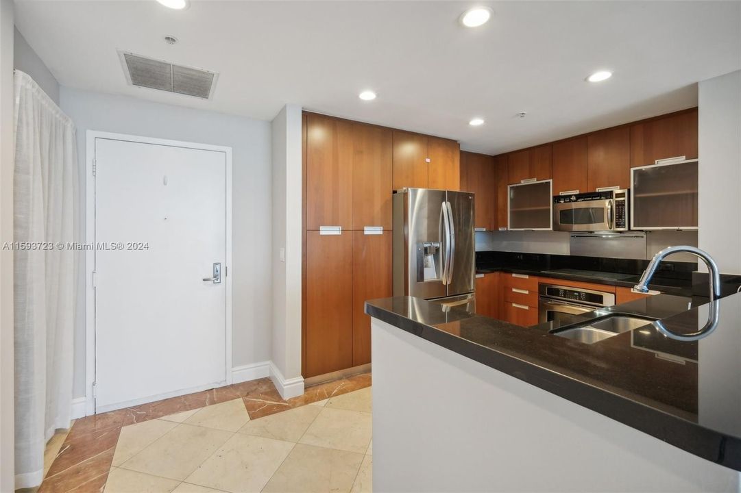 Recently Sold: $719,000 (2 beds, 2 baths, 1735 Square Feet)