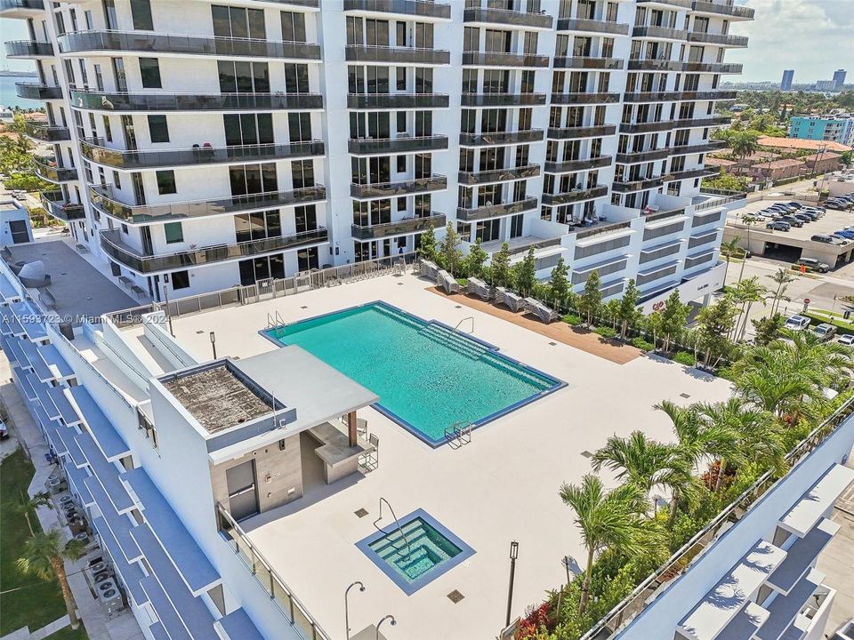 Recently Sold: $719,000 (2 beds, 2 baths, 1735 Square Feet)