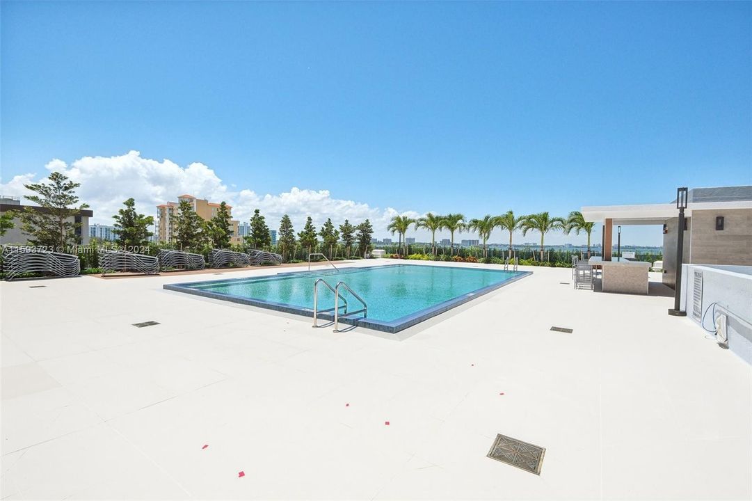 Recently Sold: $719,000 (2 beds, 2 baths, 1735 Square Feet)