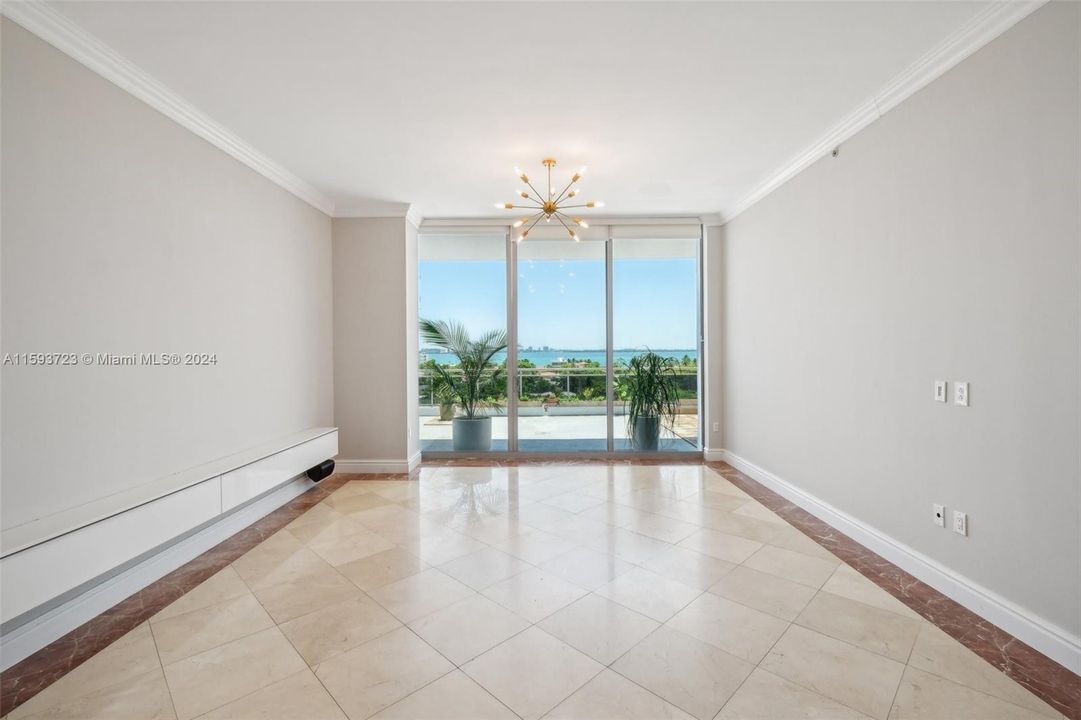 Recently Sold: $719,000 (2 beds, 2 baths, 1735 Square Feet)