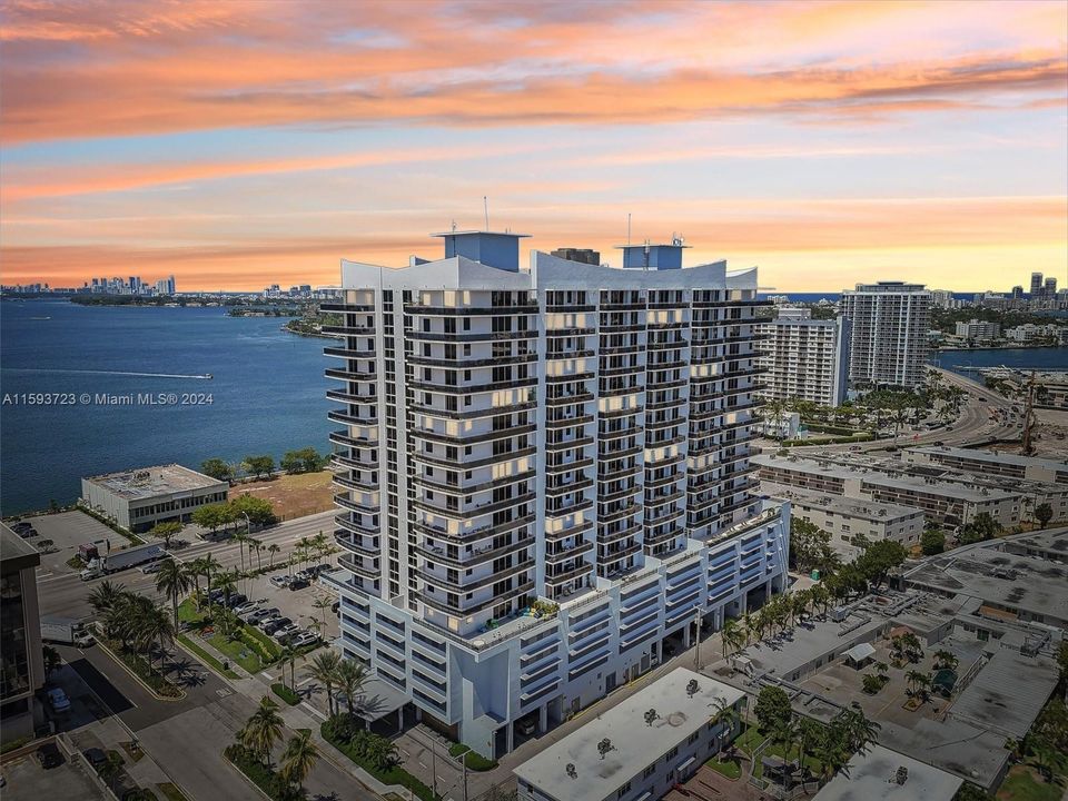 Recently Sold: $719,000 (2 beds, 2 baths, 1735 Square Feet)