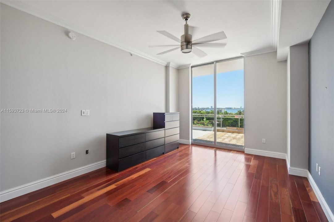 Recently Sold: $719,000 (2 beds, 2 baths, 1735 Square Feet)