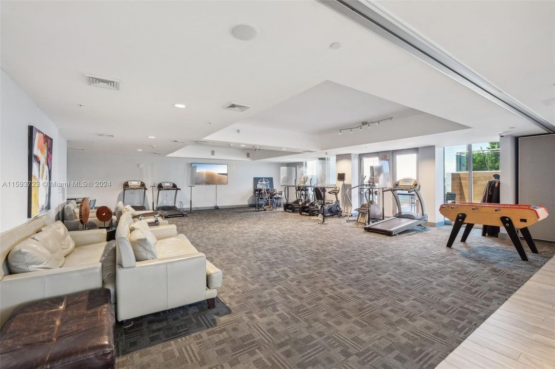 Recently Sold: $719,000 (2 beds, 2 baths, 1735 Square Feet)