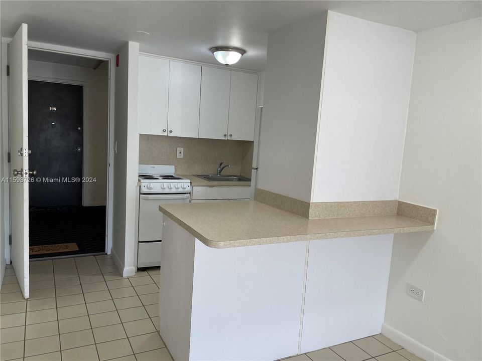 Active With Contract: $1,450 (1 beds, 1 baths, 54006 Square Feet)