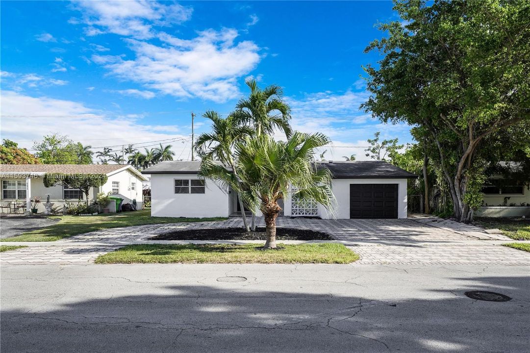 Active With Contract: $449,000 (3 beds, 2 baths, 1350 Square Feet)