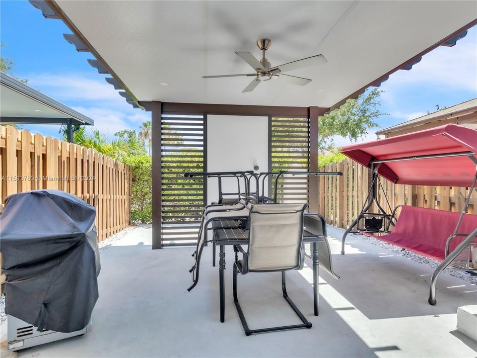 Active With Contract: $2,900 (3 beds, 2 baths, 1530 Square Feet)