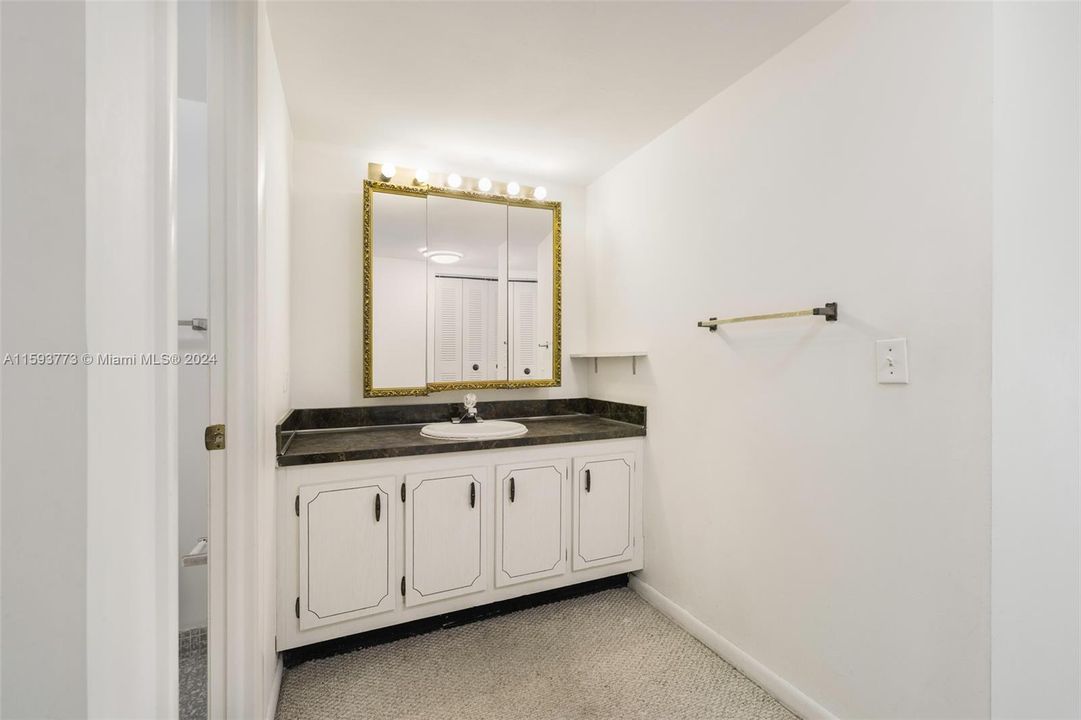 Active With Contract: $640,000 (2 beds, 2 baths, 1311 Square Feet)