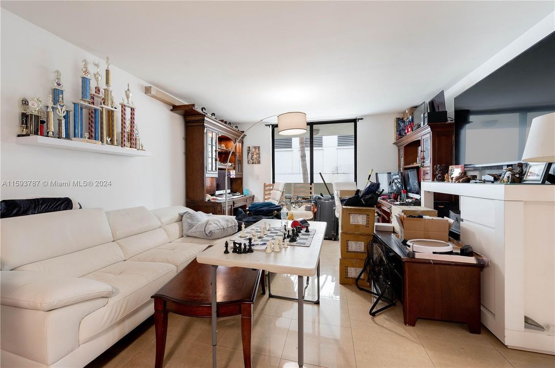 For Sale: $730,000 (2 beds, 2 baths, 1088 Square Feet)