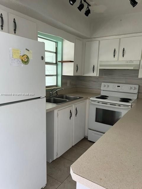 Recently Sold: $239,900 (3 beds, 2 baths, 0 Square Feet)