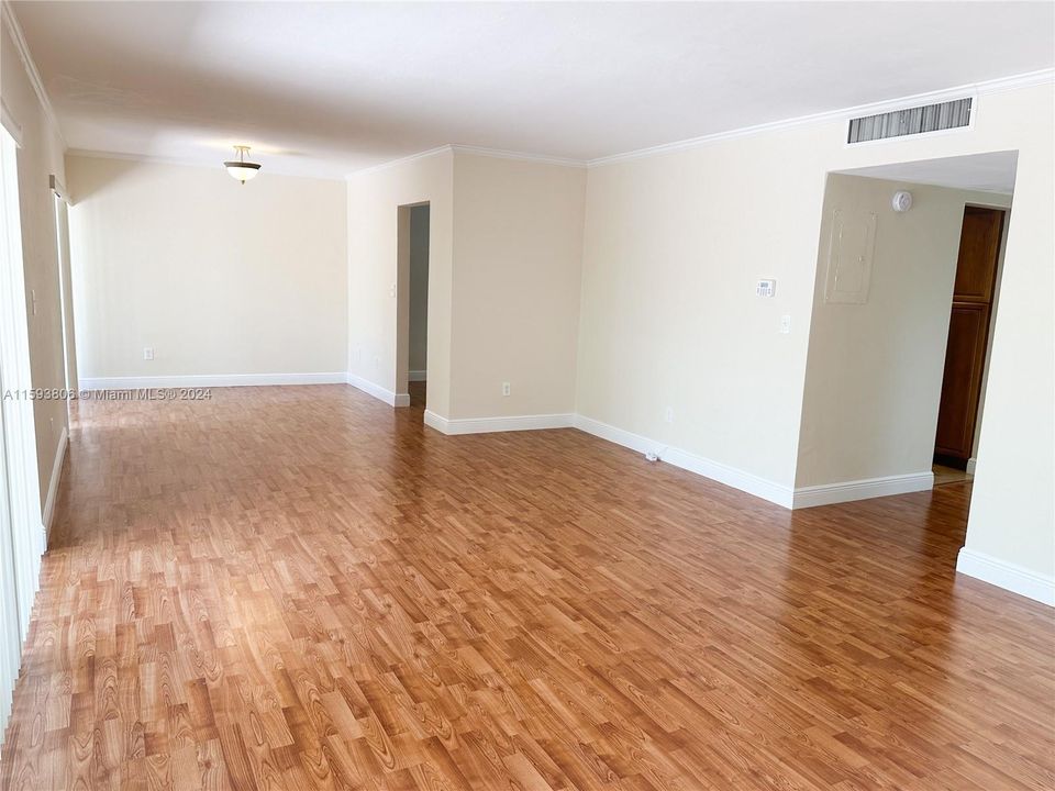 For Rent: $5,200 (3 beds, 2 baths, 1700 Square Feet)