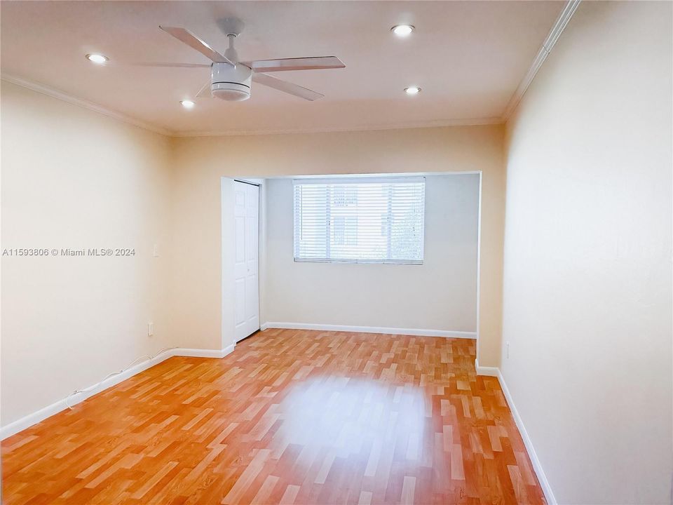 For Rent: $5,200 (3 beds, 2 baths, 1700 Square Feet)