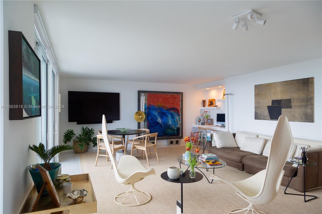 For Sale: $2,195,000 (2 beds, 2 baths, 1496 Square Feet)