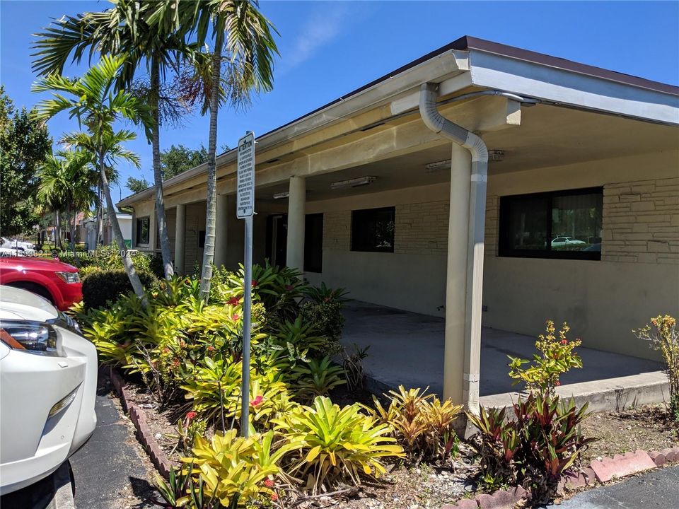 最近售出: $800,000 (0 贝兹, 0 浴室, 0 平方英尺)