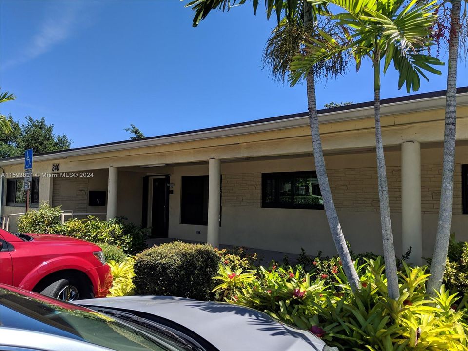 最近售出: $800,000 (0 贝兹, 0 浴室, 0 平方英尺)